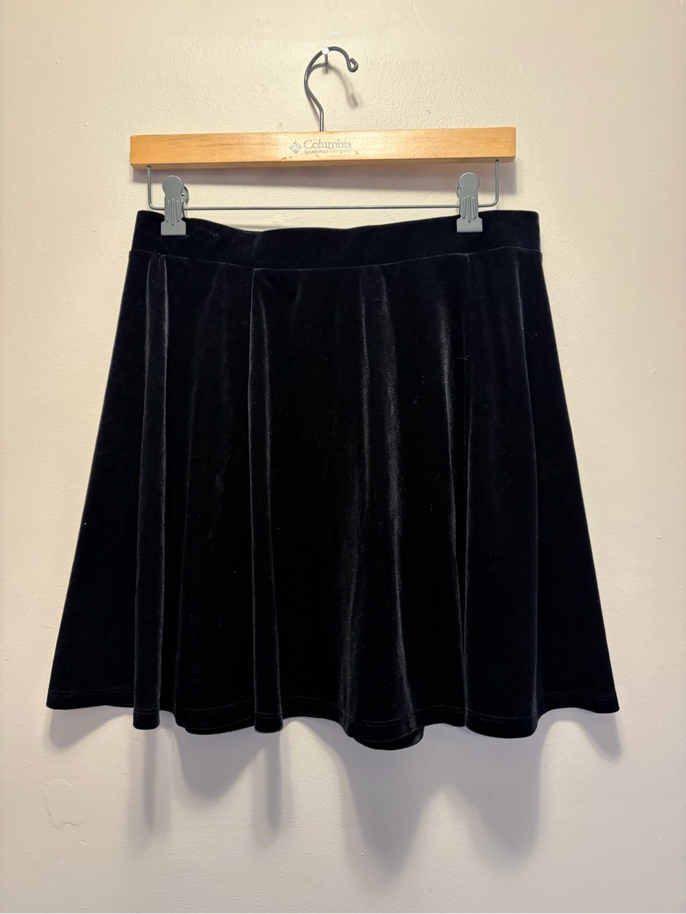 H&M Black Velvet A-Line Skirt